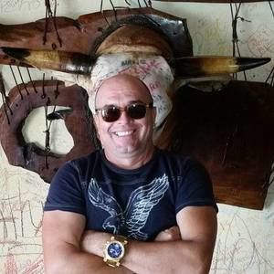 Meet your Posher, Luis